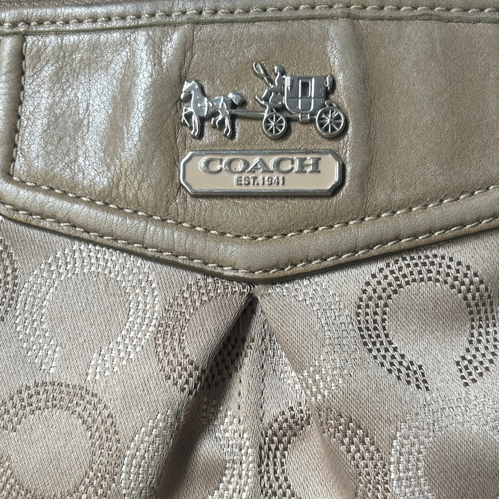 COACH Crossbody Bag EUC - Picture 2 of 12